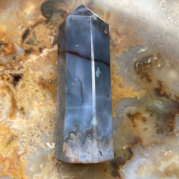 Beautiful blue flower agate tower - Picture 1 of 3